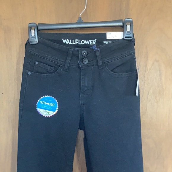 Wallflower ultra fit crop black cuffed jean ultra stretch ultra soft size 1 / 25 - Picture 5 of 17